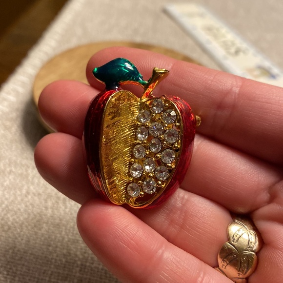 Apple Brooch - Picture 2 of 5